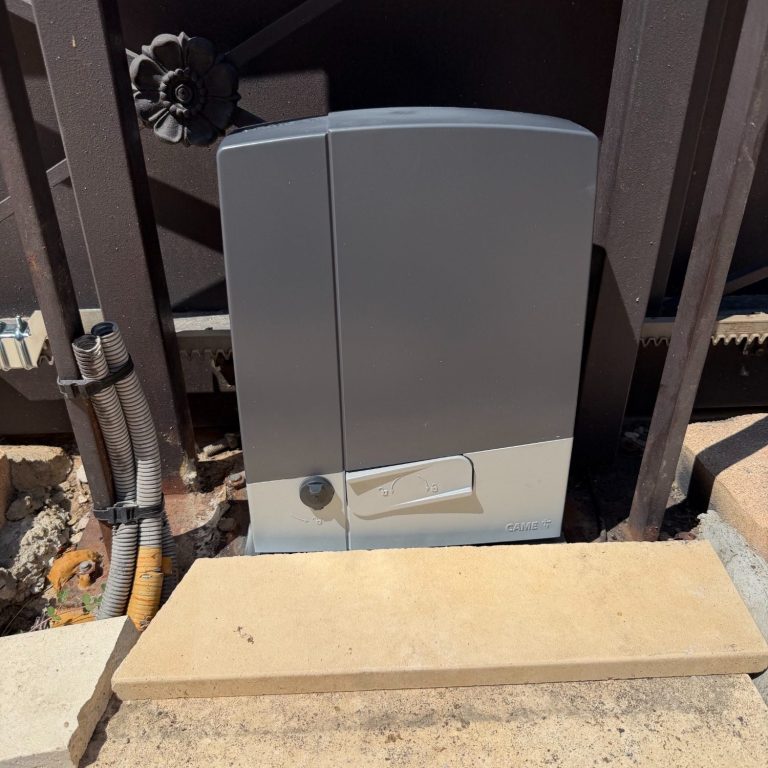 Installation d'une motorisation CAME sur un portail coulissant à Contes